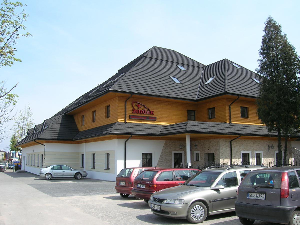 Hotel Zodiak Радомско Экстерьер фото