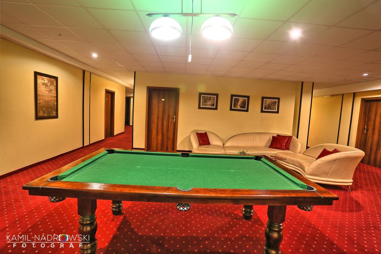 Hotel Zodiak Радомско Экстерьер фото